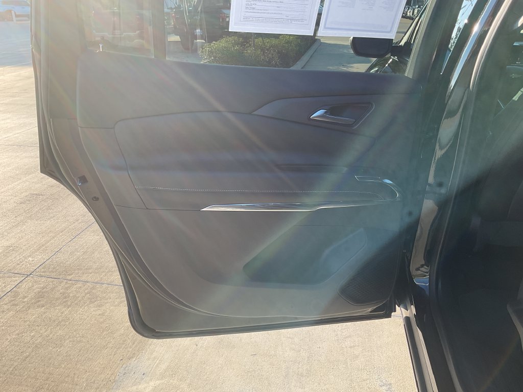 Used 2026 Chevrolet Traverse LT FWD image 14