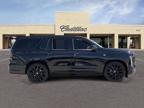 Certified 2025 Cadillac Escalade Sport Platinum w/ LPO, ONYX Package AWD/4WD image 4