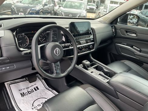 Used 2023 Nissan Pathfinder SL w/ SL Premium Package FWD image 12