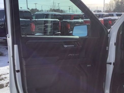 Used 2023 GMC Sierra 1500 AT4 w/ AT4 Preferred Package image 11