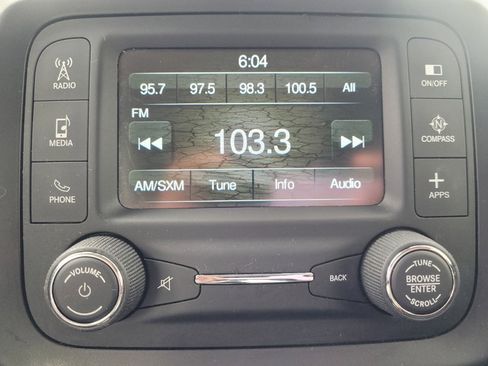 Used 2016 Jeep Renegade Limited image 25