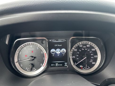 Used 2017 Nissan Titan SV AWD/4WD image 44