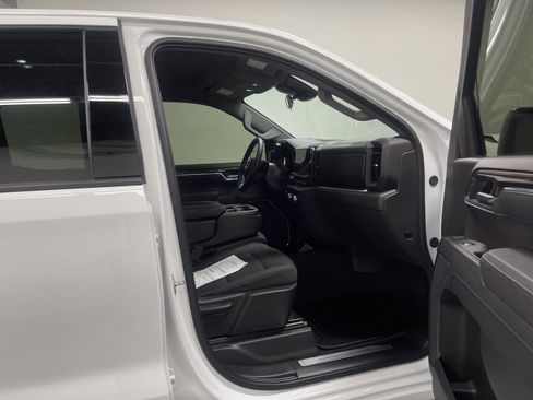 Used 2025 GMC Sierra 1500 Elevation image 25