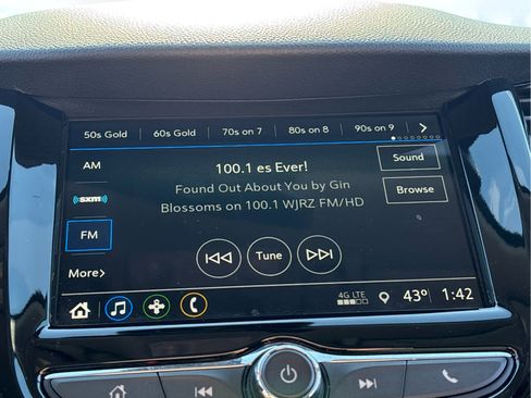 Used 2018 Chevrolet Trax LT w/ LT Convenience Package image 15