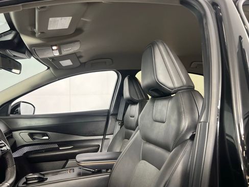 Used 2024 Nissan Ariya AWD image 19