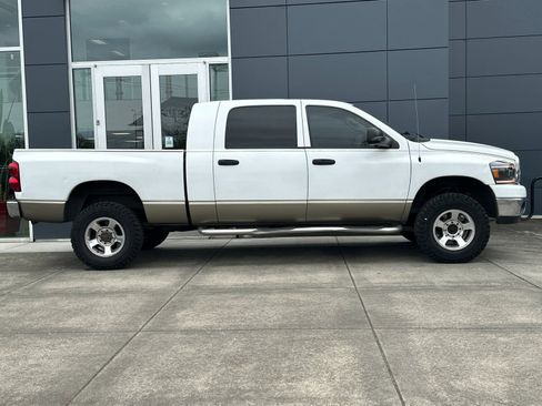 Used 2009 Dodge Ram 2500 Truck SLT AWD/4WD image 2