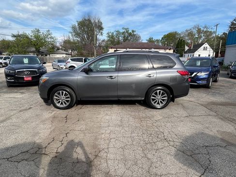 Used 2016 Nissan Pathfinder SV w/ Cargo Package image 4