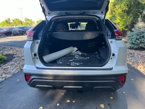 New 2024 Mitsubishi Eclipse Cross LE image 9