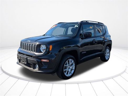 Used 2019 Jeep Renegade Latitude w/ Cold Weather Group image 7