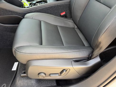 New 2026 Volvo XC40 B5 Plus w/ Climate Package AWD/4WD image 20