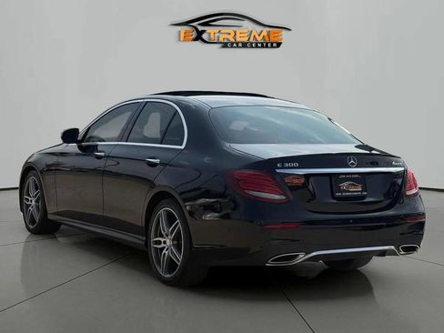 Used 2017 Mercedes-Benz E 300 4MATIC image 4