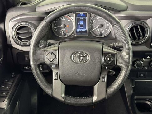 Used 2022 Toyota Tacoma TRD Off-Road AWD/4WD image 20