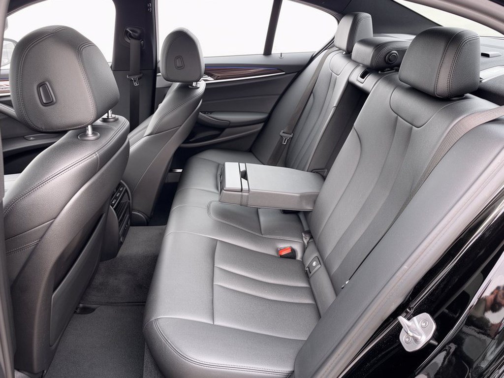 Used 2020 BMW 530i w/ Convenience Package RWD image 25