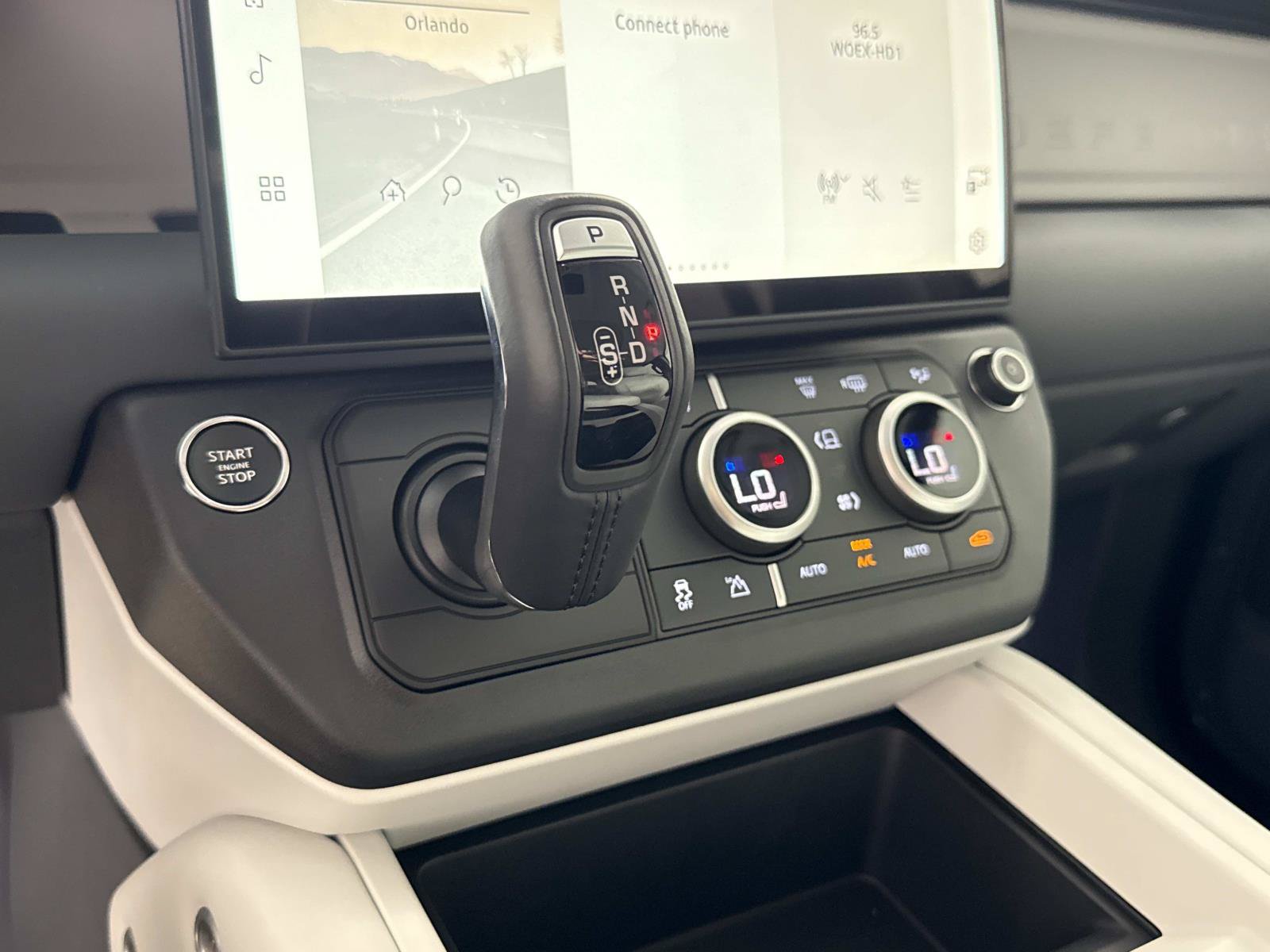 New 2026 Land Rover Defender 110 X-Dynamic SE AWD/4WD image 26