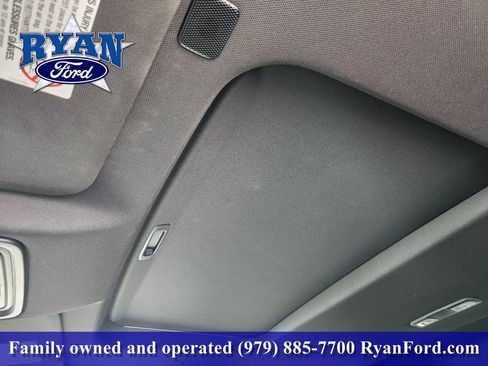 Used 2022 GMC Sierra 2500 AT4 w/ AT4 Premium Plus Package AWD/4WD image 18