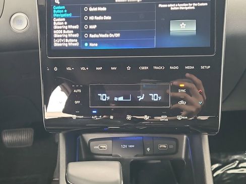 Used 2024 Hyundai Santa Cruz Limited image 22