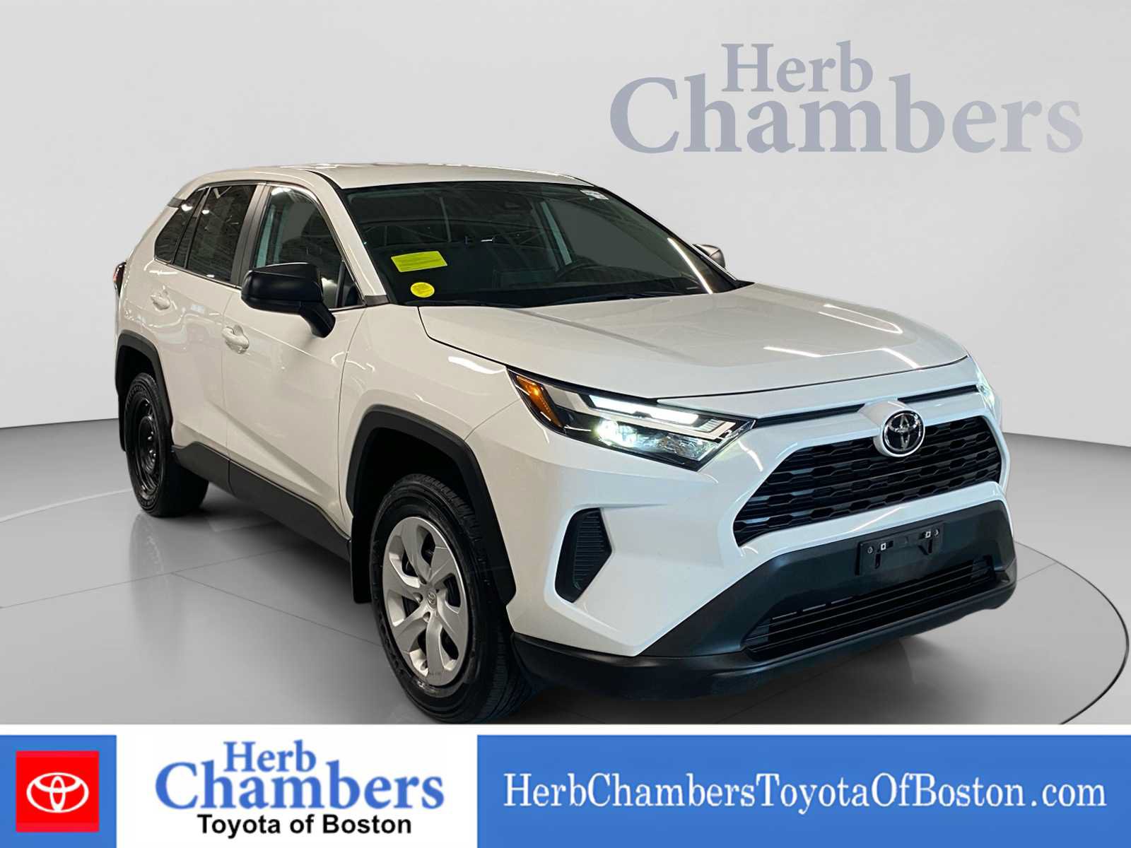 Used 2023 Toyota RAV4 LE AWD/4WD image 1