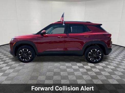 Used 2022 Chevrolet TrailBlazer LT w/ Convenience Package AWD/4WD image 2