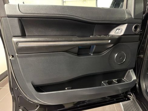 Used 2019 Ford Expedition XLT w/ Equipment Group 202A AWD/4WD image 28