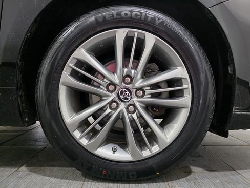 Used 2017 Toyota Camry SE image 25