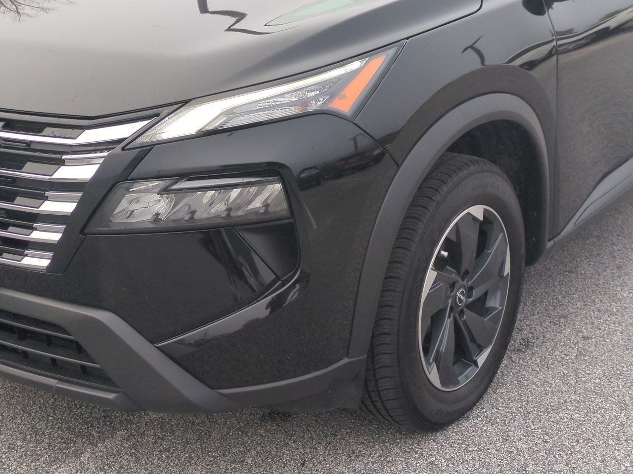 Certified 2024 Nissan Rogue SV AWD/4WD image 10