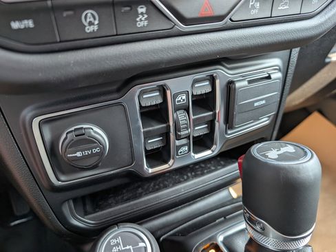 New 2025 Jeep Wrangler Sahara image 28