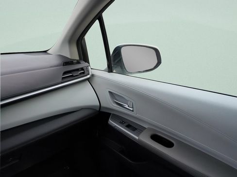 Used 2025 Toyota Sienna XLE FWD image 13