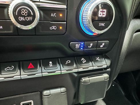 Used 2022 GMC Sierra 2500 AT4 w/ AT4 Premium Plus Package AWD/4WD image 50