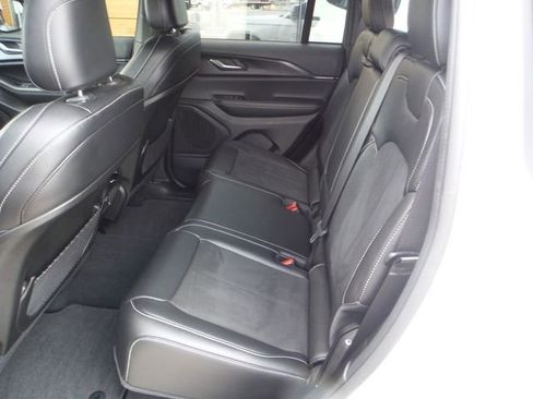 Certified 2024 Jeep Grand Cherokee Altitude AWD/4WD image 38