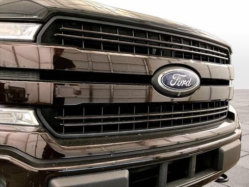 Used 2018 Ford F150 Lariat w/ Equipment Group 502A Luxury AWD/4WD image 29