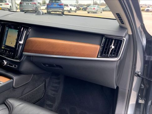 Used 2017 Volvo S90 T6 Inscription w/ Vision Package image 17