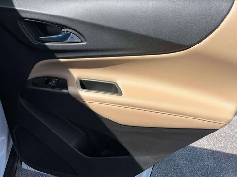 Used 2024 Chevrolet Equinox Premier image 19