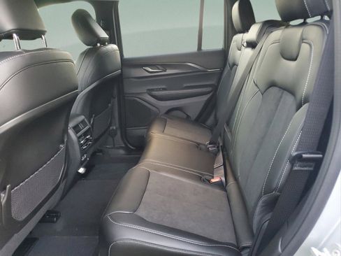 New 2025 Jeep Grand Cherokee Altitude RWD image 7