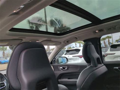 Used 2018 Volvo XC60 T6 Inscription w/ Convenience Package image 23