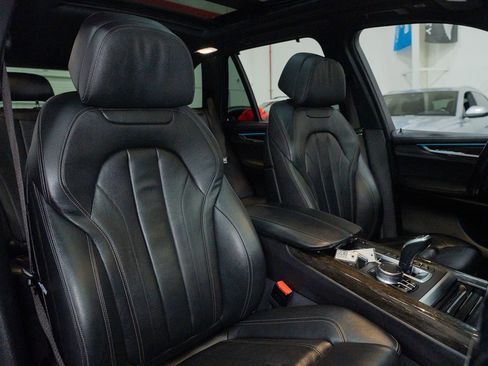 Used 2018 BMW X5 xDrive50i w/ M Sport Package image 39