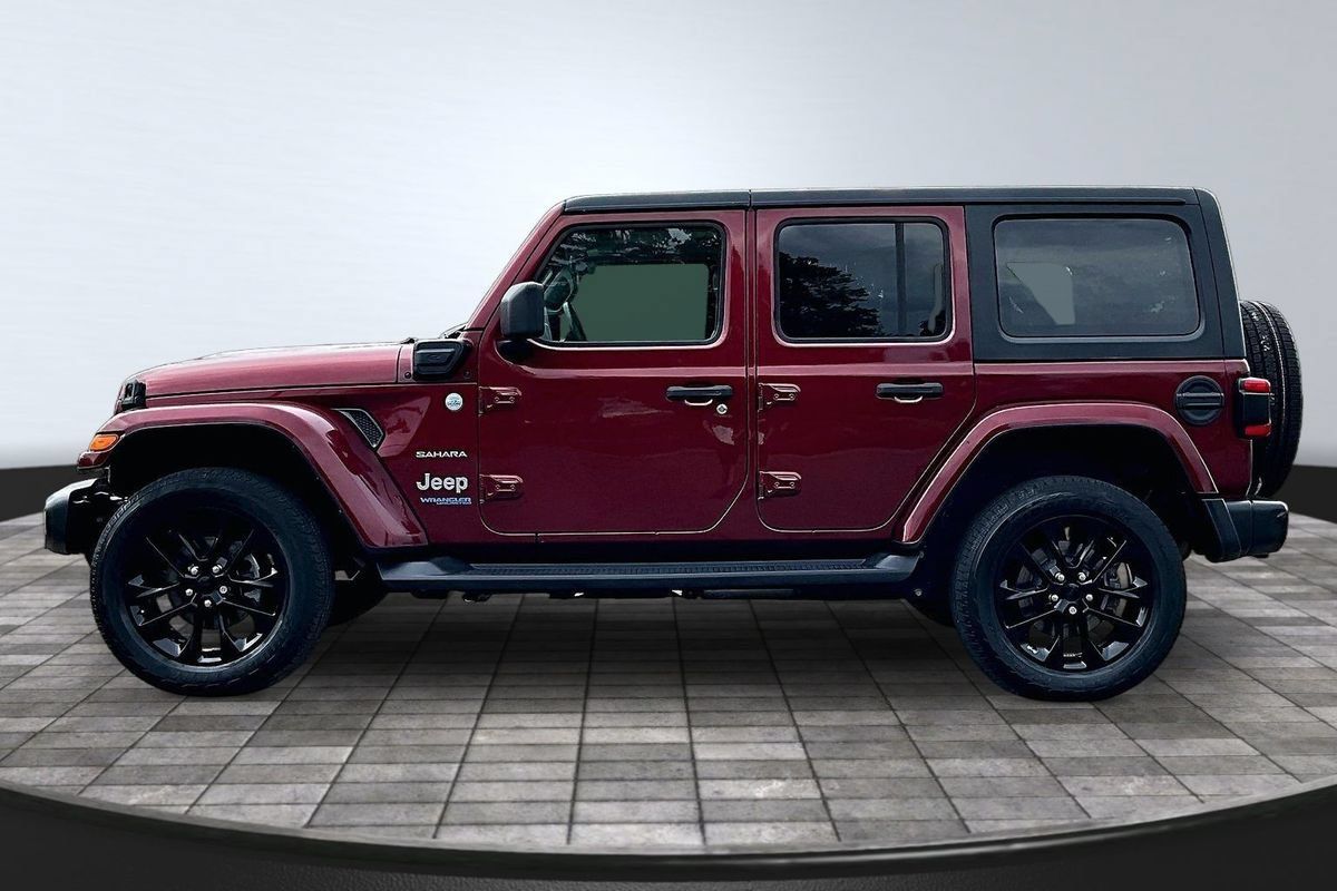 Used 2021 Jeep Wrangler Unlimited Sahara w/ Cold Weather Group AWD/4WD image 4