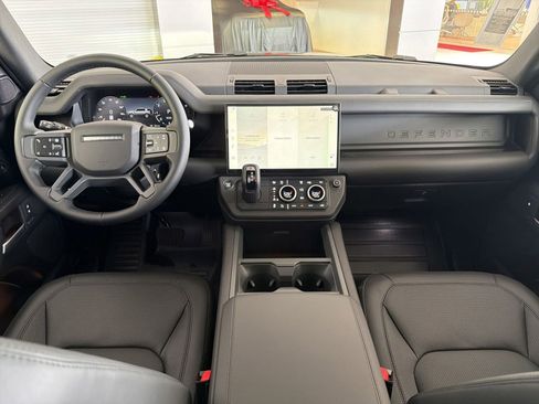 New 2026 Land Rover Defender 110 X-Dynamic SE AWD/4WD image 17