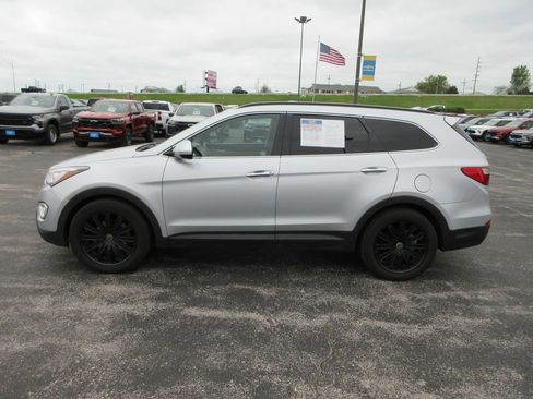 Used 2015 Hyundai Santa Fe GLS image 2
