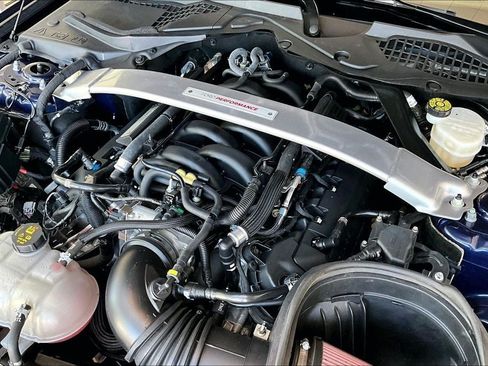 Used 2018 Ford Mustang Shelby GT350 w/ Convenience Package RWD image 30