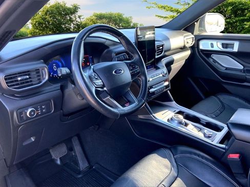 Used 2020 Ford Explorer ST w/ Premium Technology Package image 17