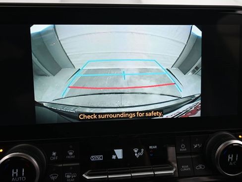 Used 2023 Toyota Highlander XLE image 20