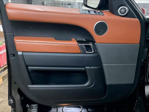 Used 2017 Land Rover Range Rover Sport HSE Dynamic image 25