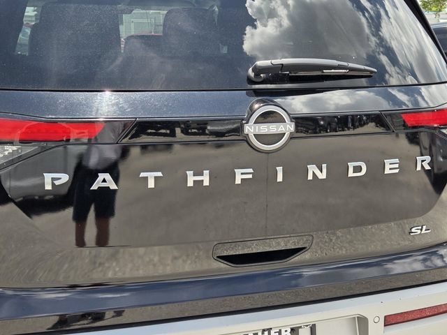 Used 2025 Nissan Pathfinder SL FWD image 13