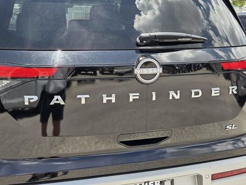 Used 2025 Nissan Pathfinder SL FWD image 13