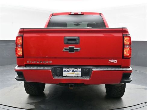 Used 2018 Chevrolet Silverado 1500 Custom w/ Custom Value Package image 9