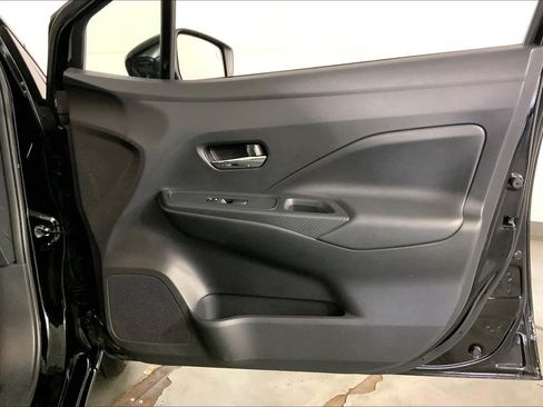 Used 2025 Nissan Versa SV FWD image 24
