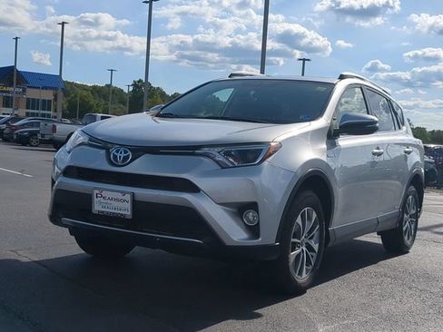 Used 2016 Toyota RAV4 XLE AWD/4WD image 7
