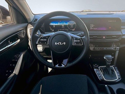 Used 2024 Kia Seltos S image 6