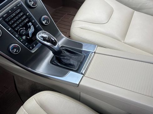 Used 2015 Volvo V60 T5 Premier Plus image 14