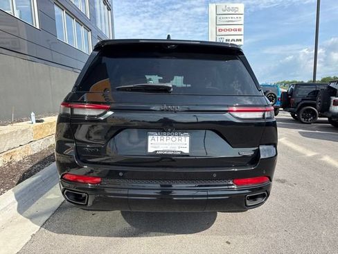 Used 2025 Jeep Grand Cherokee Summit AWD/4WD image 4